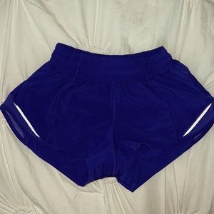 Lululemon Hotty hot 2.5 shorts
